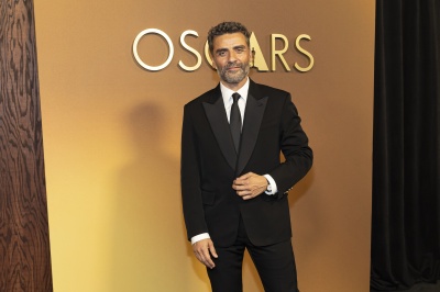 Oscar-Isaac-004.jpg