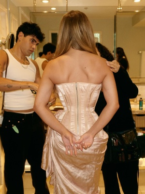 s_0003.jpg