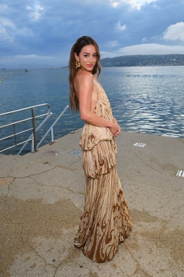 c_0002.jpg